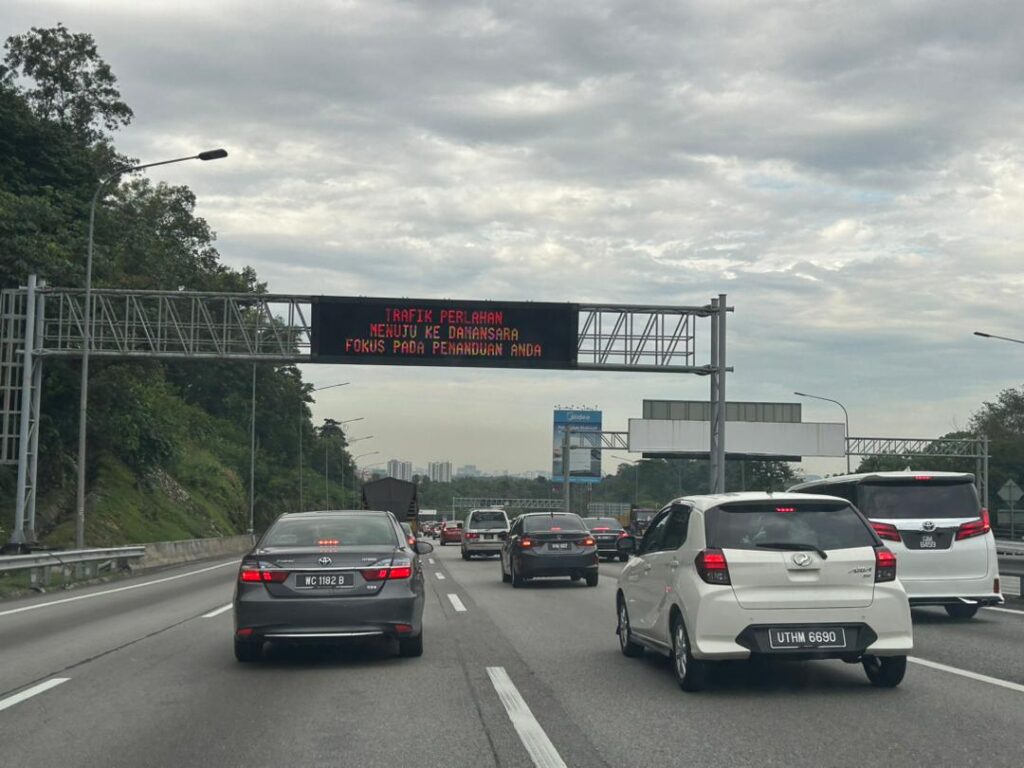 KL sesak luar biasa, dari 30 minit jadi 2 jam