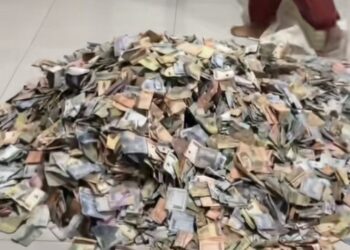 Budak lelaki miliki wang seguni