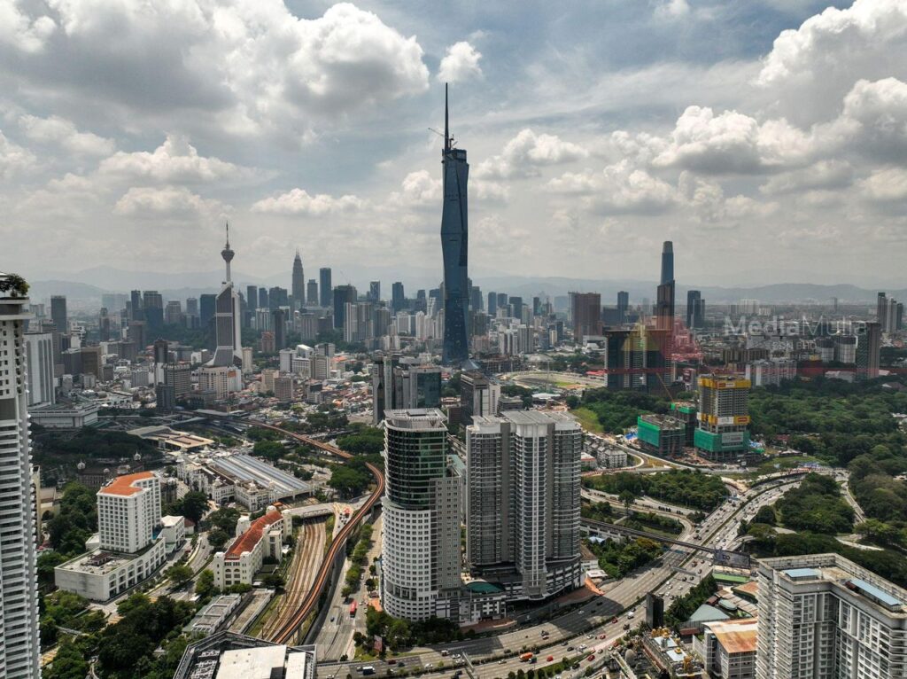Pertumbuhan penduduk Malaysia perlahan, kelahiran susut 5.4 peratus