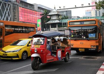 Salah tempat berasmara, 2 pelancong didenda lebih RM1,200