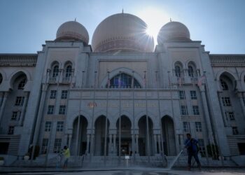 Sebelah neraka, sebelah syurga