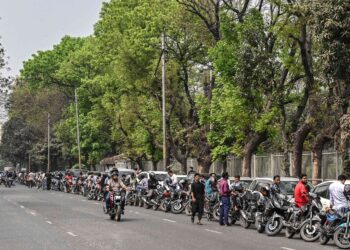 Bangladesh catu petrol, 2 liter setiap tangki