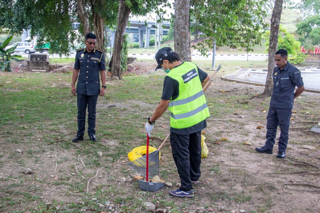 Gara-gara tiada tong sampah, percutian di Langkawi berakhir dengan PKM