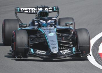 Russell menang sprint GP China