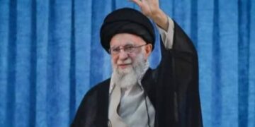 Media Israel dakwa pemimpin agung Iran , Ali Khamenei terbunuh