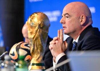 Isu perkauman: Presiden FIFA cadang kad merah