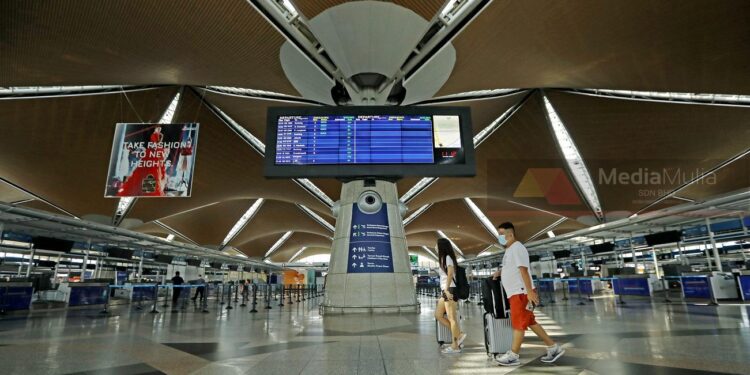 Harga tiket berpotensi naik, 3 syarikat penerbangan umum kenaikan caj bahan api