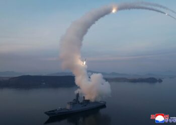 Korea Utara lancar 10 peluru berpandu balistik