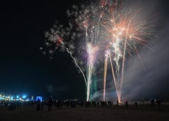 Main mercun jangan ganggu orang lain