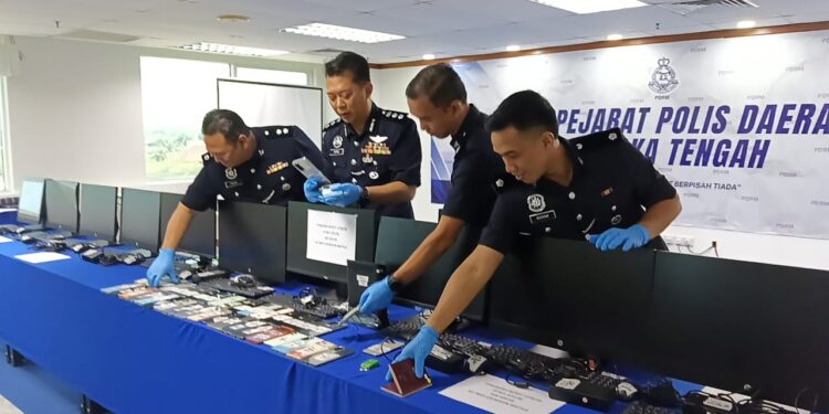 Polis Melaka tumpaskan sindiket ‘seks online’ tipu warga Taiwan