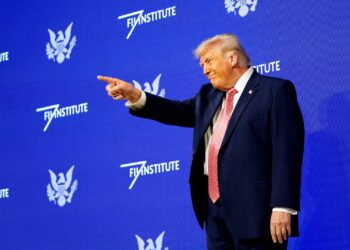 Iran mesti buka semula ‘Selat Trump’