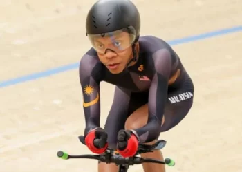 Para trek negara sapu tiga emas