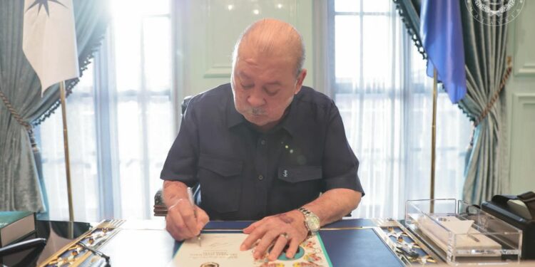 Agong teruskan tradisi tandatangan kad ucapan Aidilfitri