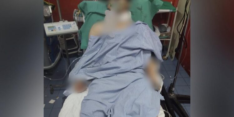 Lelaki tikam anak, adik perempuan