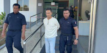 [VIDEO] Lepas kelar bini, penganggur telan paku picit