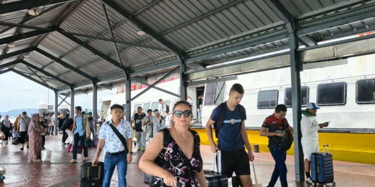 Harga diesel industri melonjak, trip feri Langkawi dikurangkan