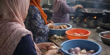 Menantu perempuan ok tak tu buat kerja dekat dapur