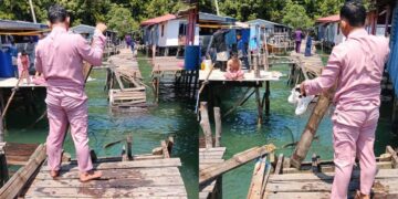 Jambatan roboh, penduduk keluar beraya jatuh dalam laut