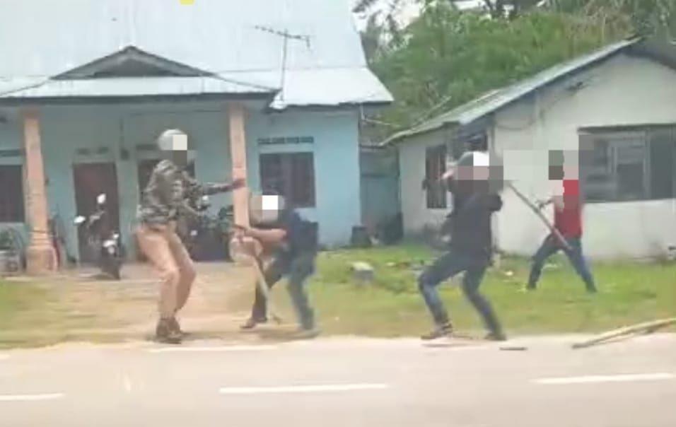 [VIDEO] Tiga dicekup merusuh tepi jalan