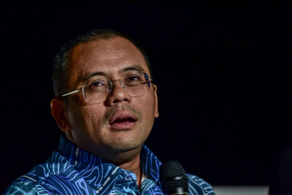 Beri ruang kerajaan siasat dakwaan Victor Chin – Amirudin