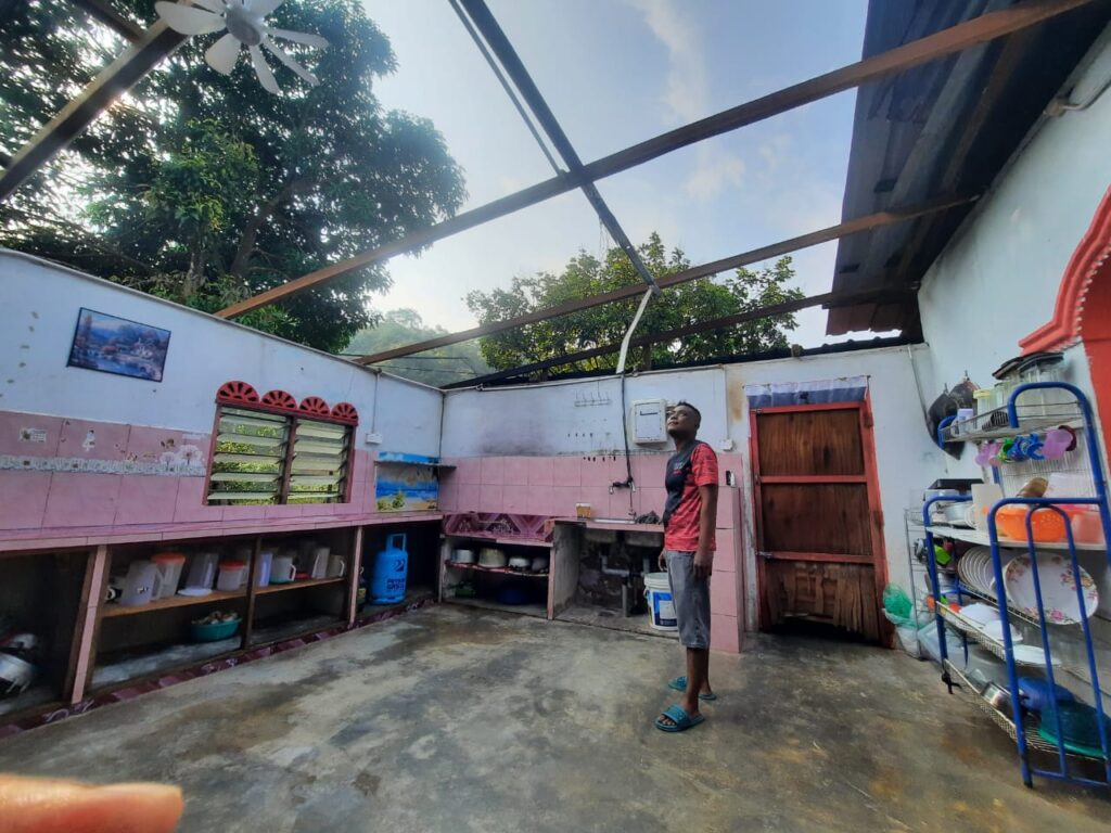 ‘Cuaca sebelum ini panas, tak sangka tiba-tiba rumah kena ribut’