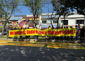 Peminat turun ke jalanan luah bantahan kepada MFL