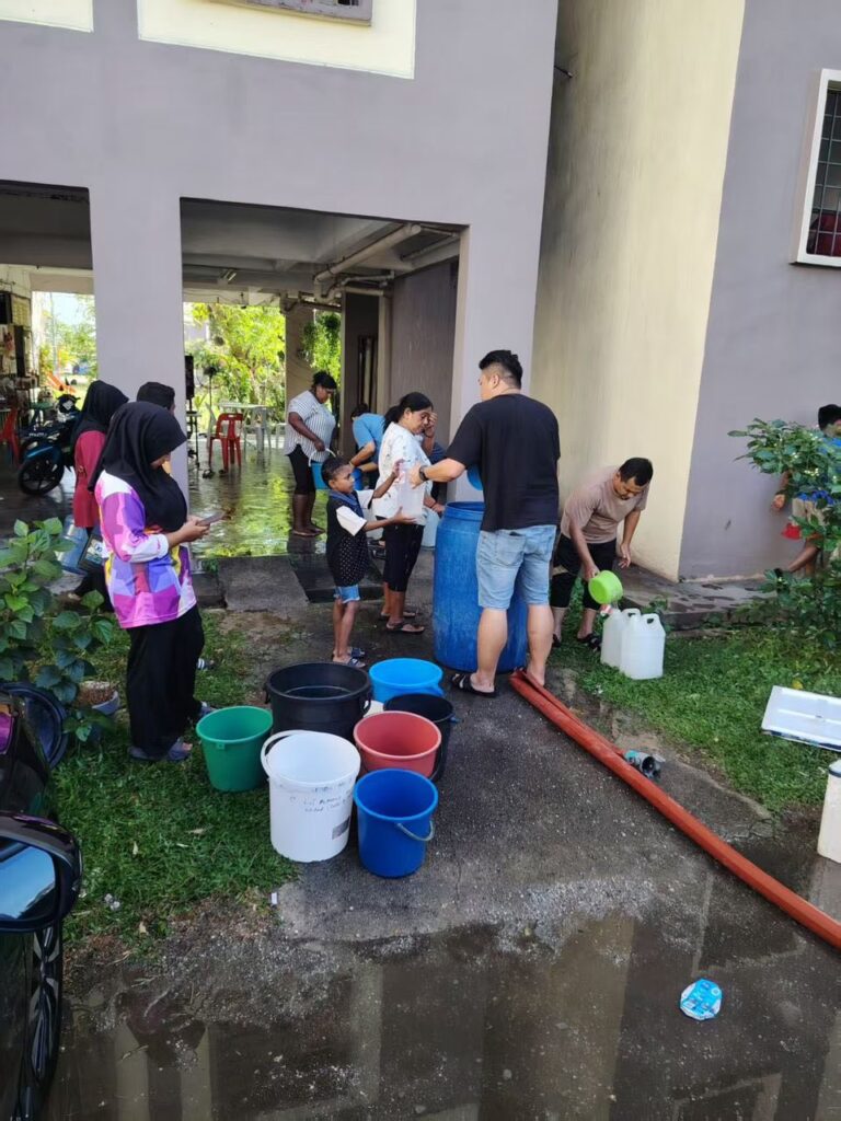 Cemuih! Setiap kali raya tiada air