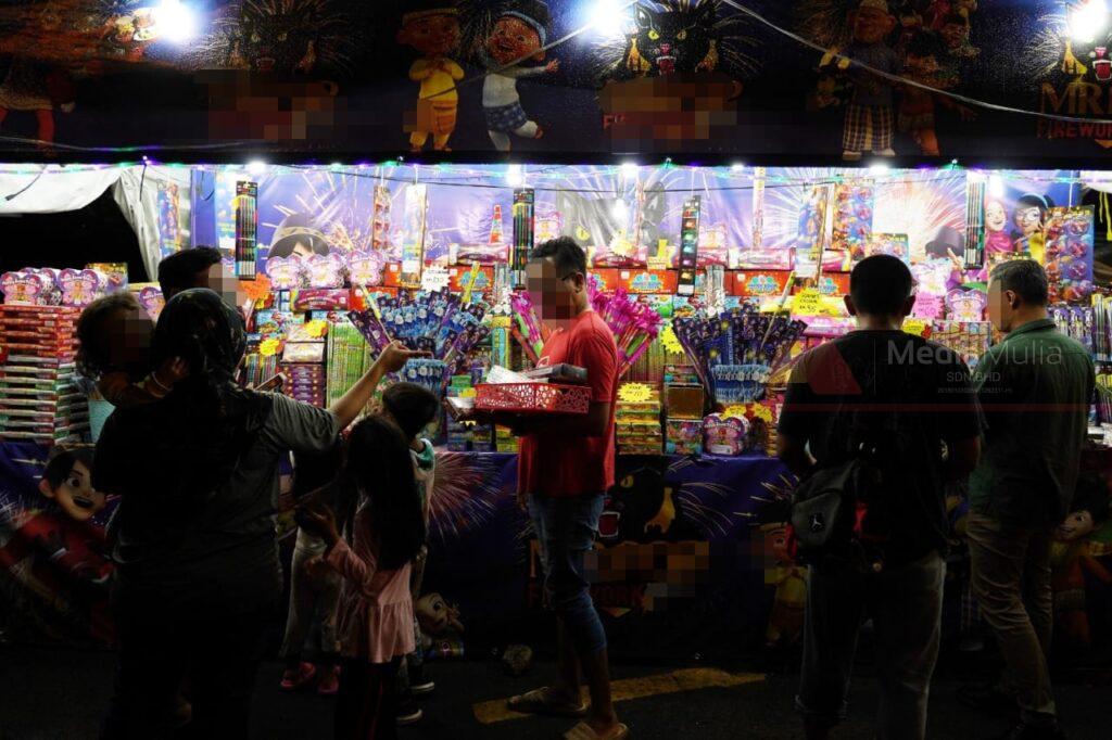 ‘Bakar’ duit RM1 bilion main mercun raya