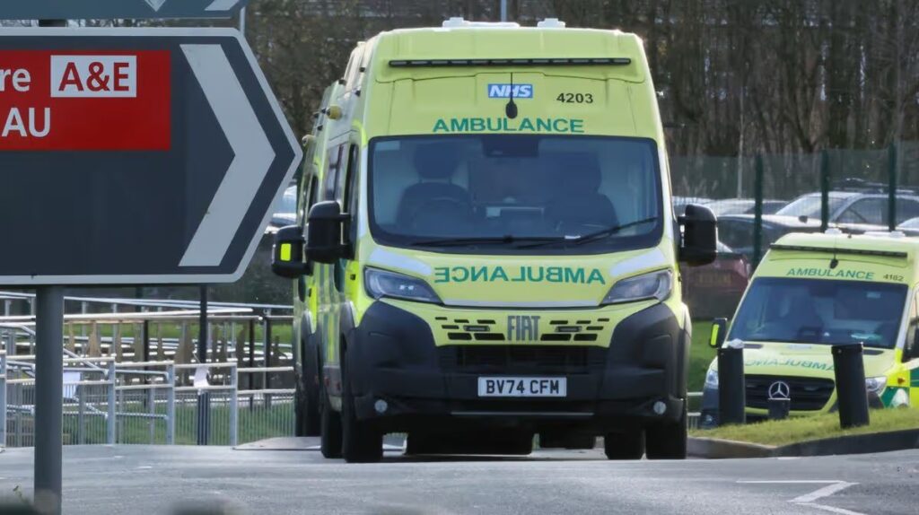 Lelaki curi ambulans, angkut sekali pesakit