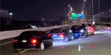 Polis siasat konvoi kereta ‘zigzag’ tengah jalan 