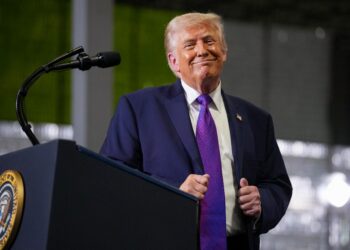 Trump makin hilang kawalan – Senator AS