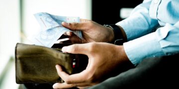 Sambut raya makin mahal, dompet pun nipis