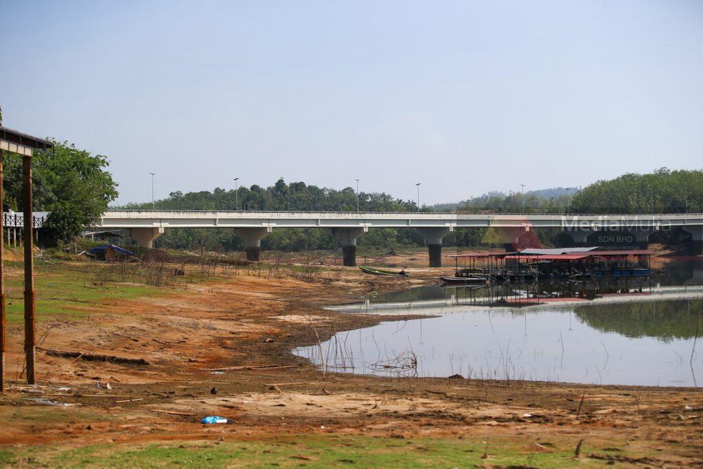 Tebing Tasik Beris ‘timbul’