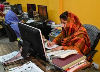 Pakistan tutup sekolah, bekerja dari rumah