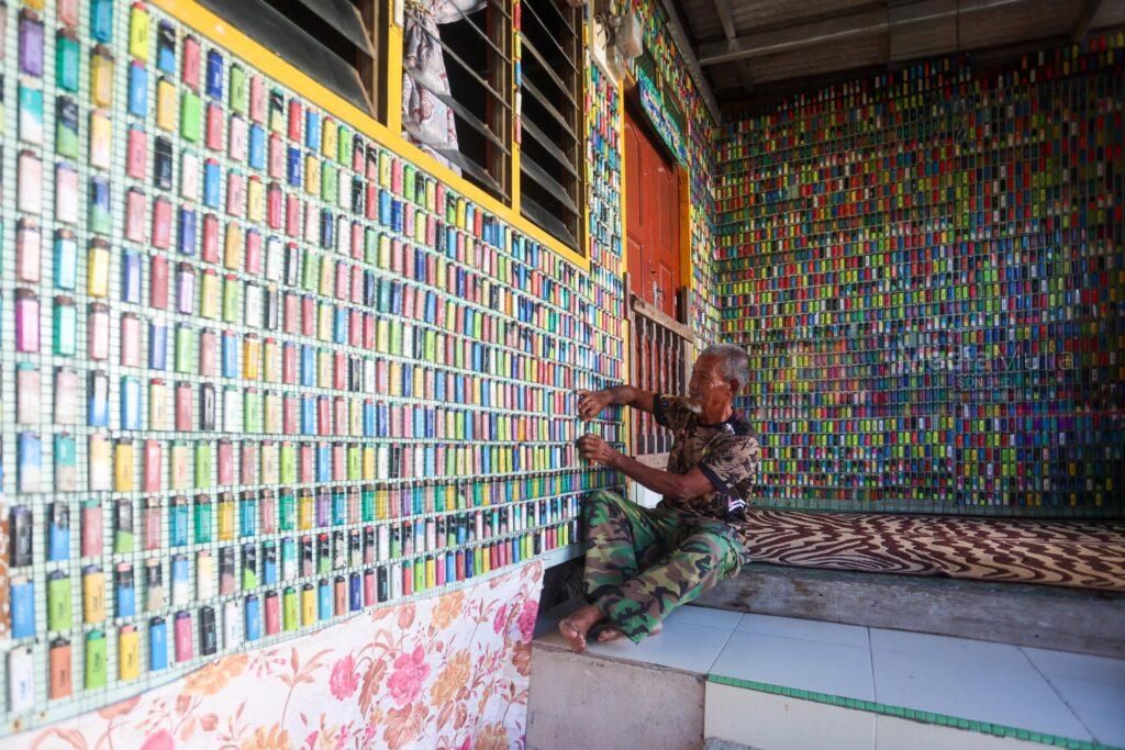 4,000 pemetik api hiasi dinding rumah Ismail