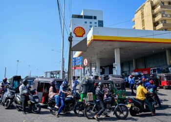 Penjara 3 minggu sorok 4 liter petrol