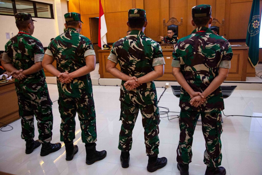 4 askar simbah asid didakwa