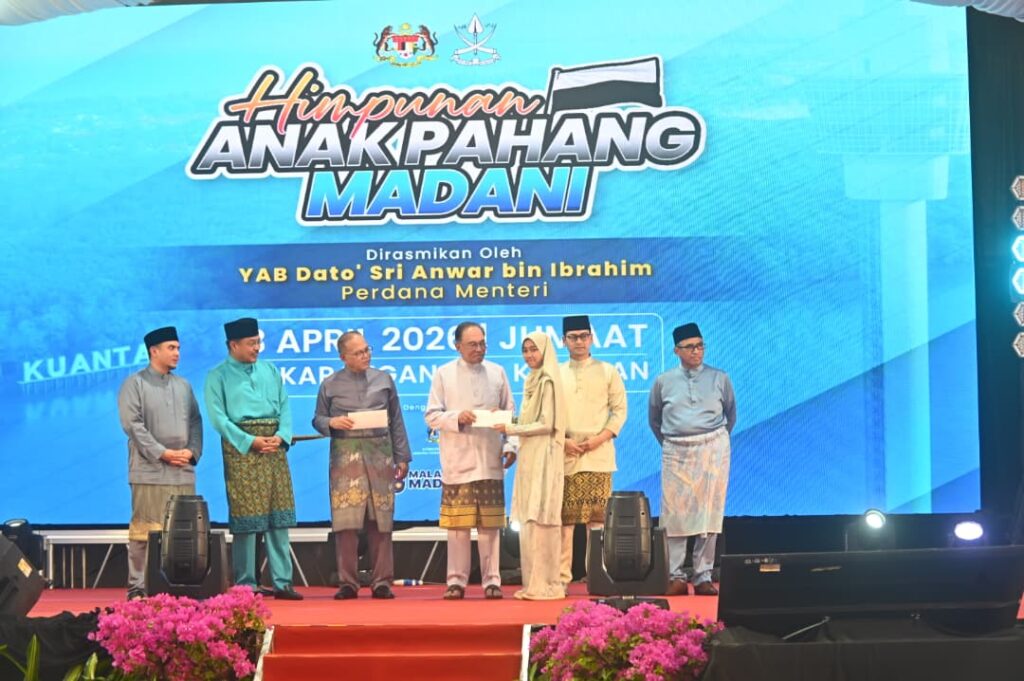 Semua sekolah sedia jadual cuci tandas bermula minggu hadapan – Anwar