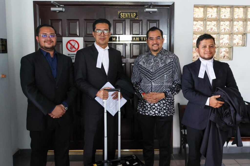 Duit RM50,000 ganti rugi fitnah untuk pelajar miskin