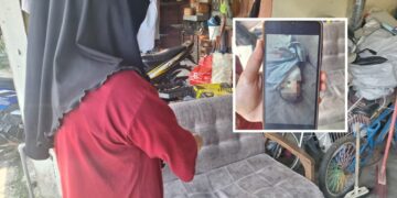 Disangka anak patung, rupanya bayi bernyawa dihurung semut depan rumah