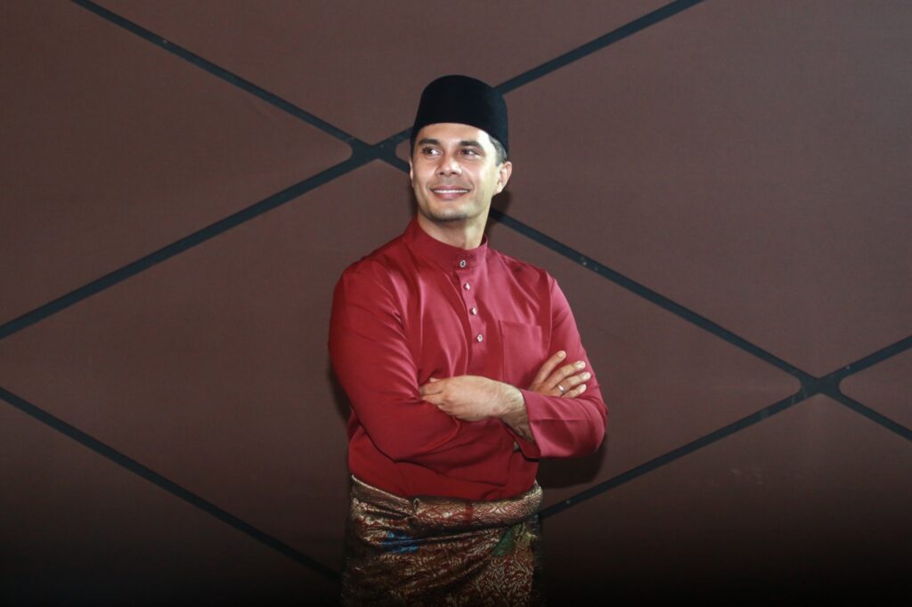 ‘Isteri beraya di Sarawak, saya jaga ibu, pak cik sakit’