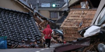 Gempa bumi kuat gegar Jepun, amaran tsunami dikeluarkan