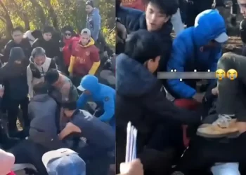 Berebut bergambar di puncak gunung, sampai ada yang jatuh