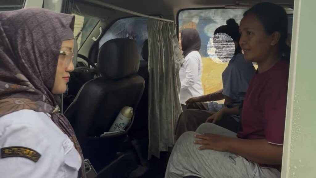 Lelaki bakar anak saudara malas mandi