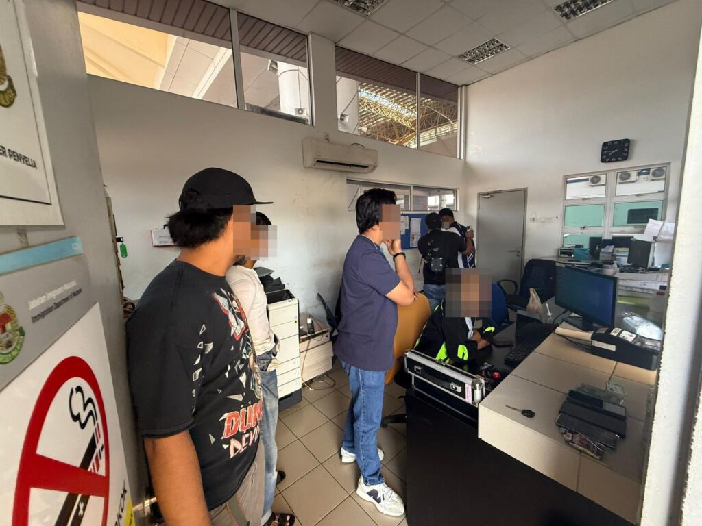 ‘Orang dalam’ kantoi, sindiket ‘Toyu’ terbongkar