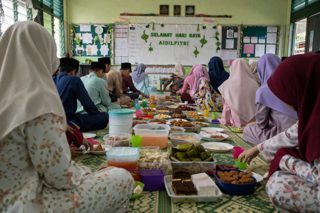 ‘Sekolah tak paksa pun ibu bapa bawa makanan sambutan raya’