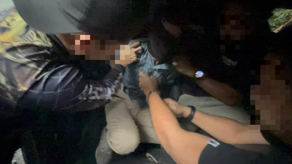 Siang sembunyi dalam hutan, malam menyusup tapak pembinaan