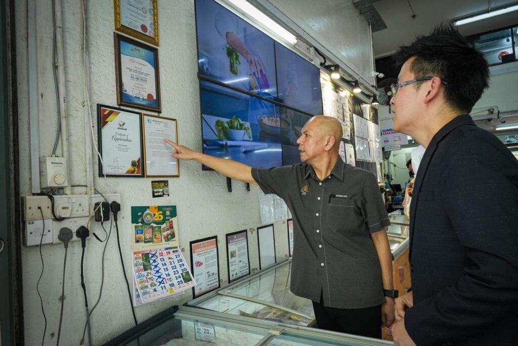 Polis ditempatkan di stesen minyak perkukuh penguatkuasaan