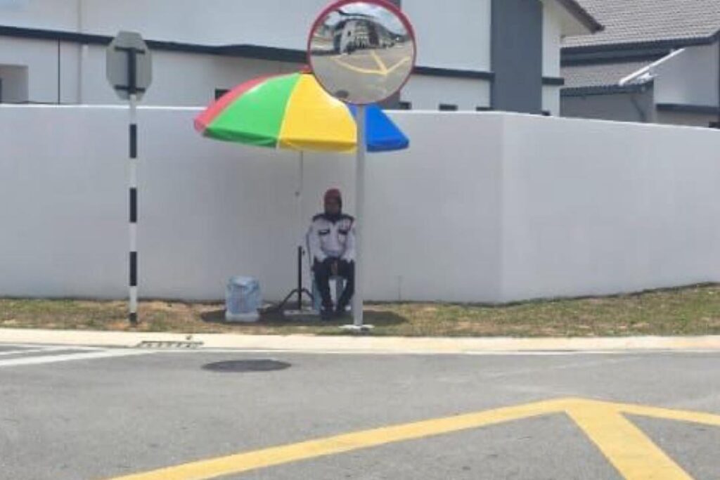 Berpanas bawah payung, kebajikan pengawal dipersoal