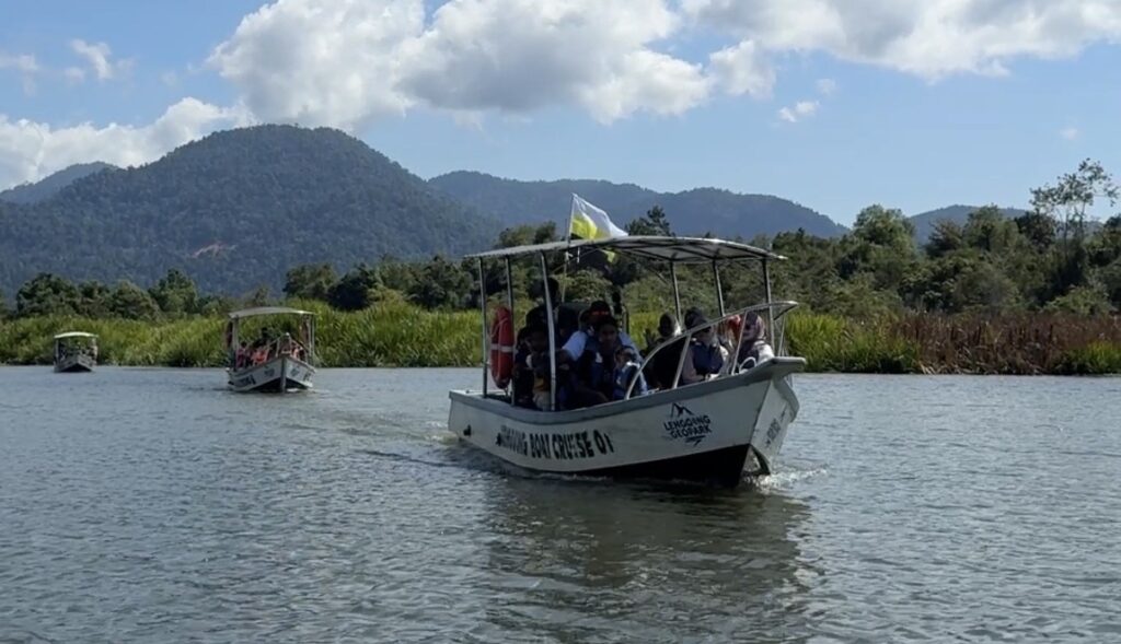 Menelusuri alam, budaya komuniti Sungai Perak